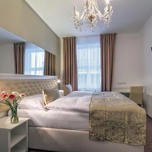 https://taurus.praguehotelsweb.com