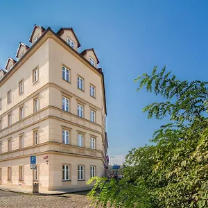 https://easyhotel-prague.praguehotelsweb.com